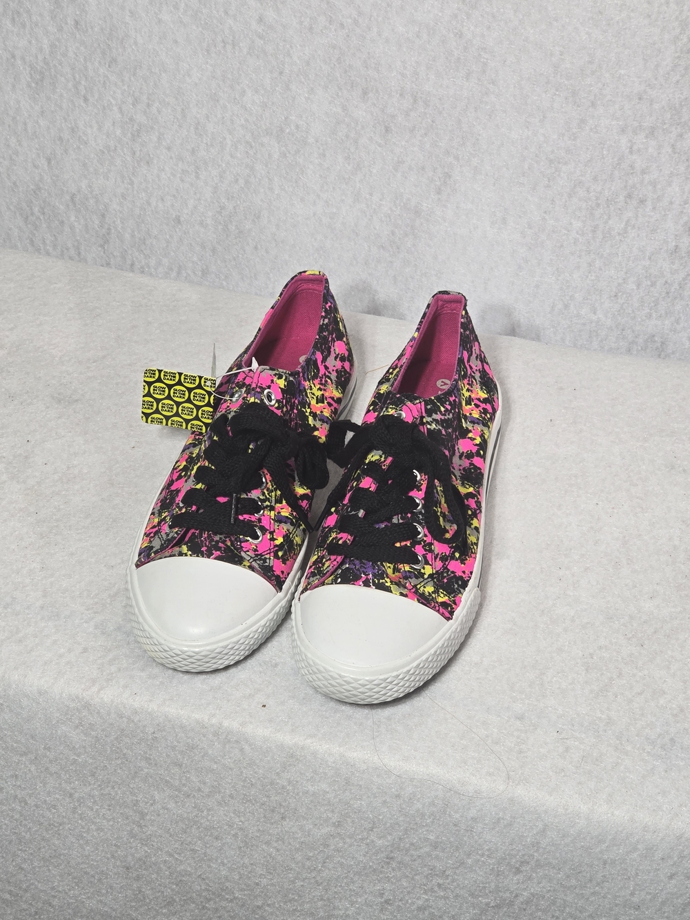 Black Canvas Sneakers with Neon Paint-Splash From Airwalk Size 8 - Picture 1 of 6